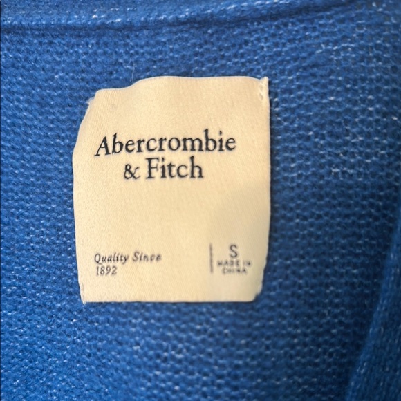 ABERCROMBIE Blue Short Cardigan Sweater NWT - Picture 3 of 9